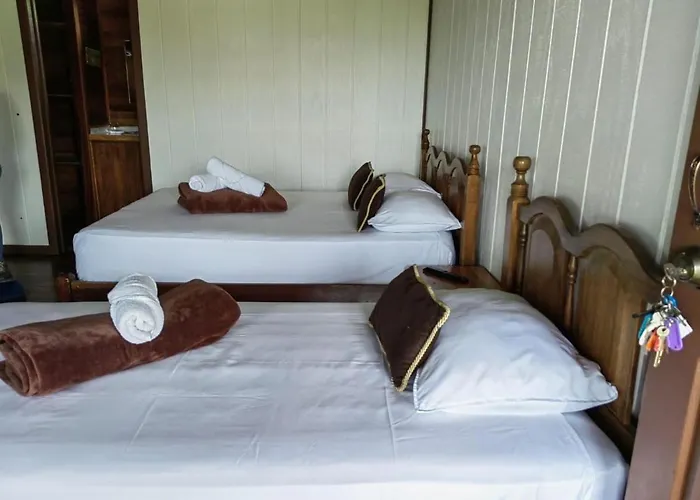 Aurora Inn,