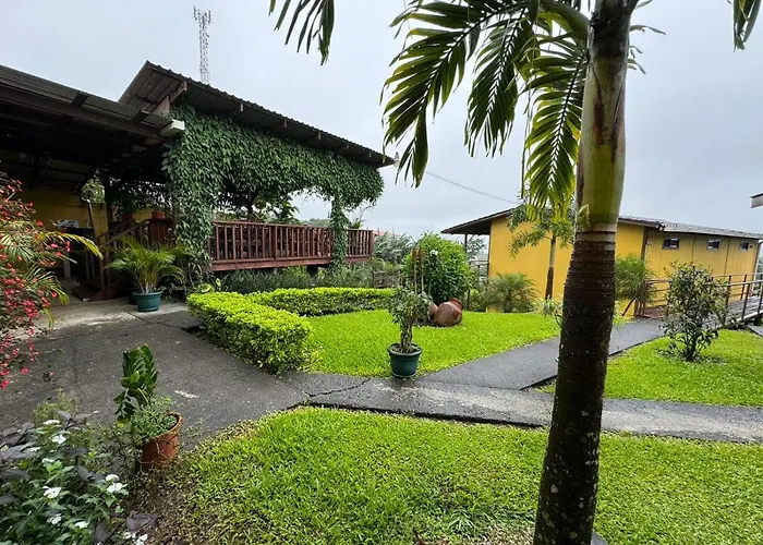 Aurora Inn, Hotel