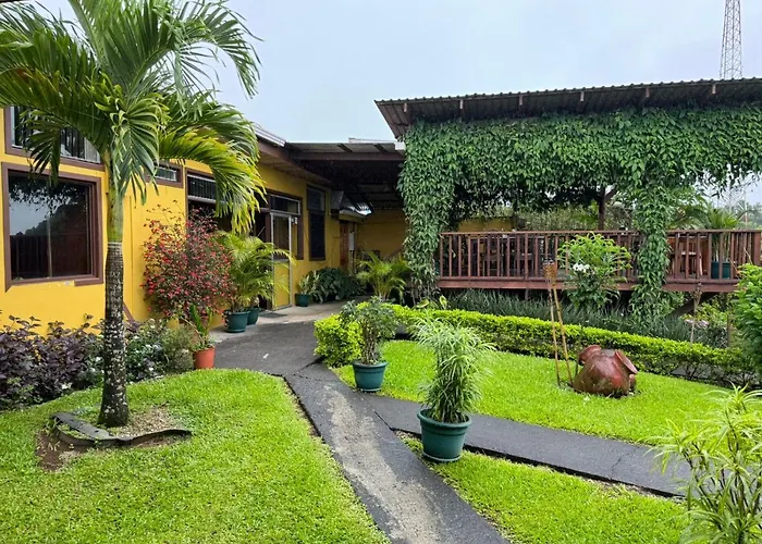 Aurora Inn,